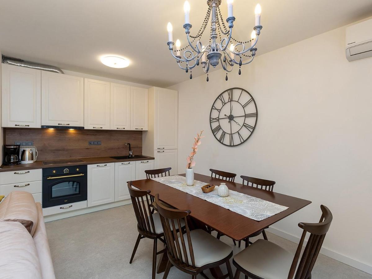 Residence Nar Пореч Екстер'єр фото