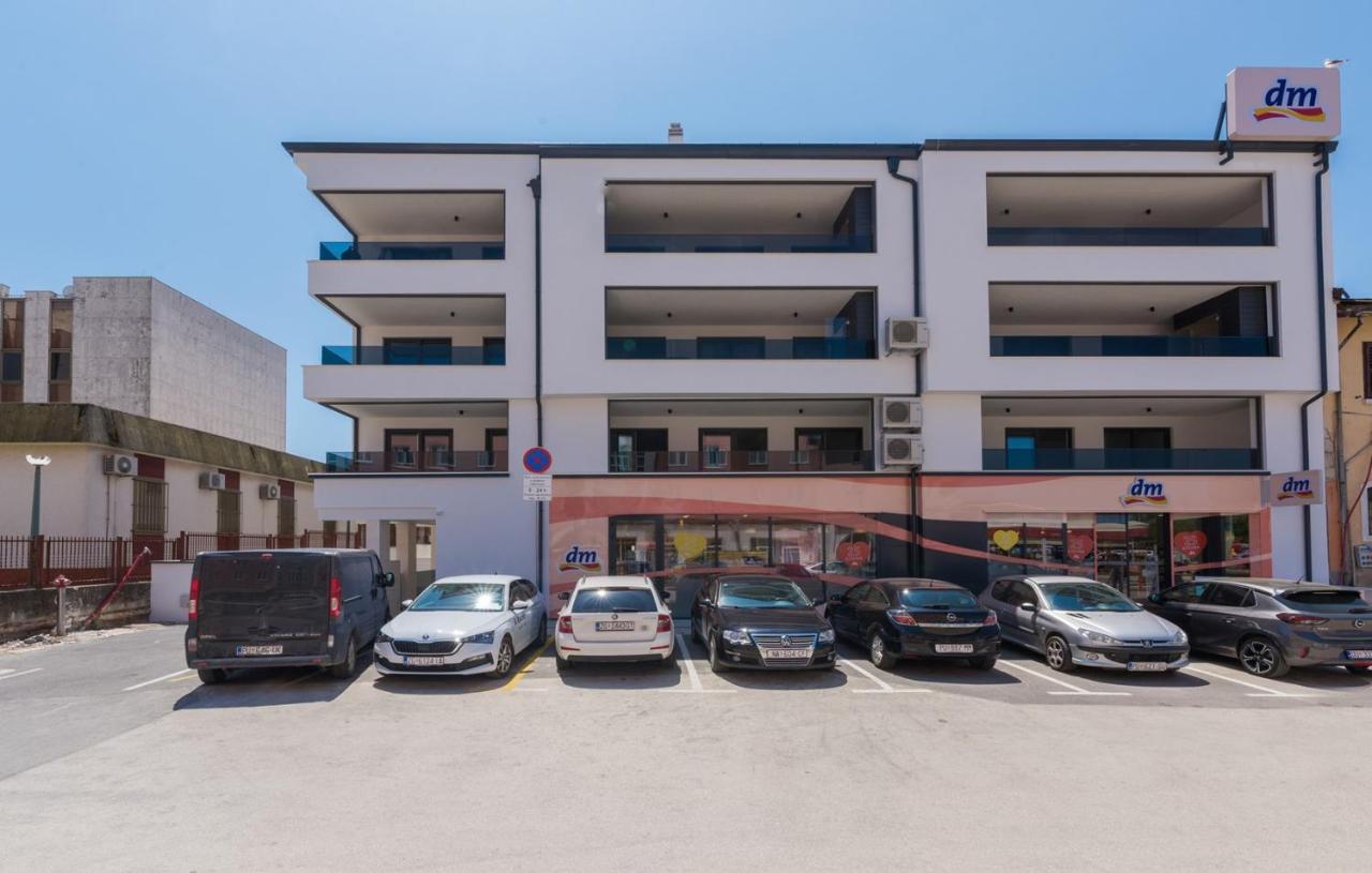 Residence Nar Пореч Екстер'єр фото