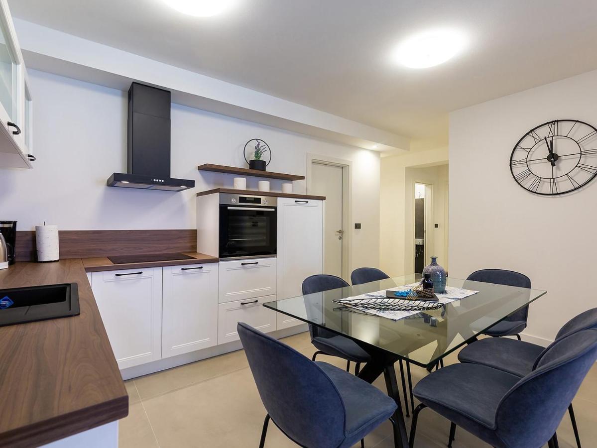 Residence Nar Пореч Екстер'єр фото